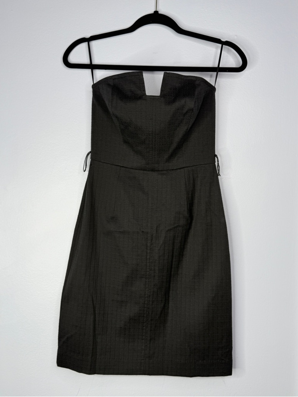 Like New! Trina Turk little black strapless mini dress size 0